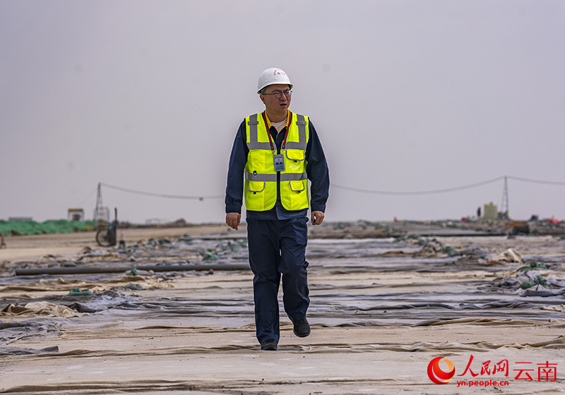 拉起一张“安全网”和飞机跑道“打交道”(图2)