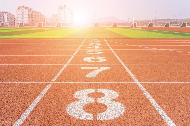 如何避免塑胶跑道面层开裂(图3)