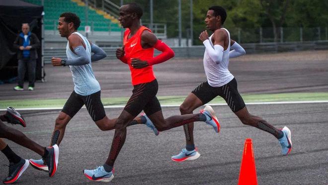 B·sport（中国体育）：牛！中国制造已经强到如此可怕了！百元造某克某迪千元级跑鞋！(图2)