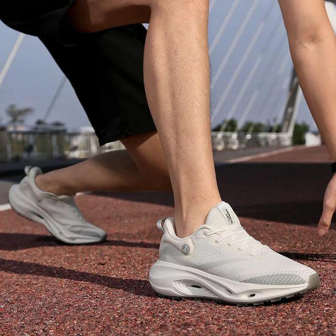 B·sport（中国体育）：牛！中国制造已经强到如此可怕了！百元造某克某迪千元级跑鞋！(图6)