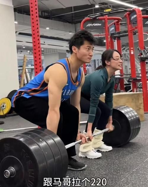 B·sport（中国体育）：痛心！健身达人“山阿”去世：年仅33岁人很帅气母亲曝光原因(图6)