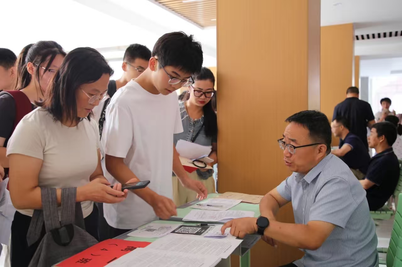 陕西合阳：丹桂伴书香绘就新学期成长画卷(图1)