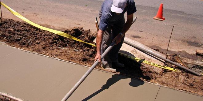 B·sport（中国体育）：塑胶跑道是怎么施工的(图2)