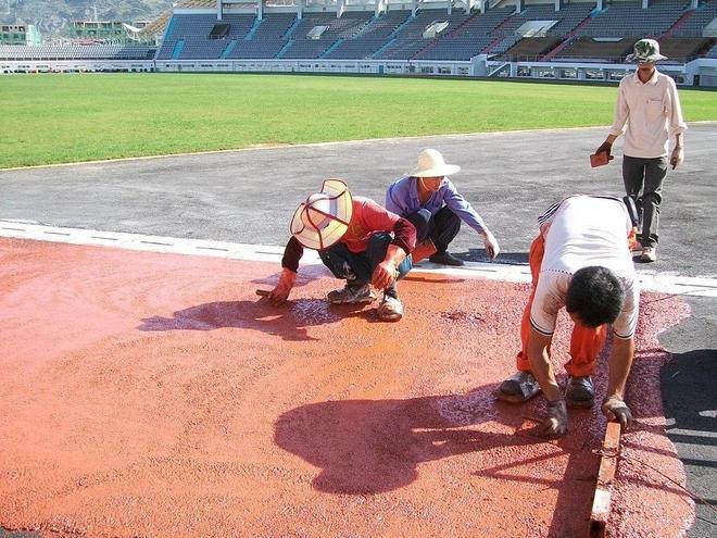 B·sport（中国体育）：塑胶跑道是怎么施工的(图3)