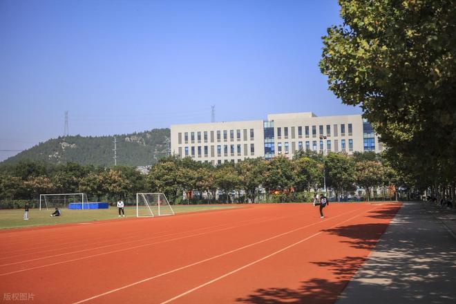 B·sport（中国体育）：塑胶跑道修补：让运动场地重焕生机(图2)