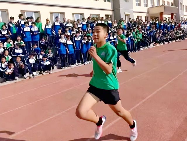 青春当“燃”赛场敢“闯”河北围场四合永中学2025年秋季运动会(图9)