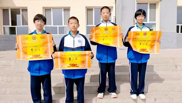 青春当“燃”赛场敢“闯”河北围场四合永中学2025年秋季运动会(图11)