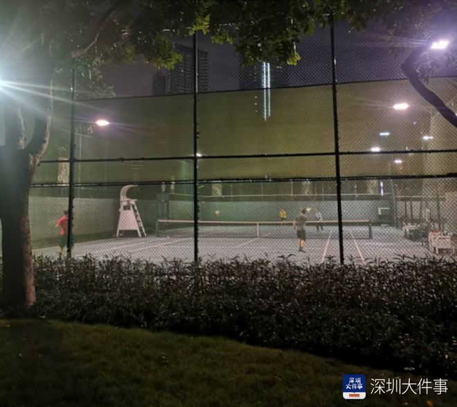 国庆假期不看人山人海这群深圳人在“抢”什么？(图3)