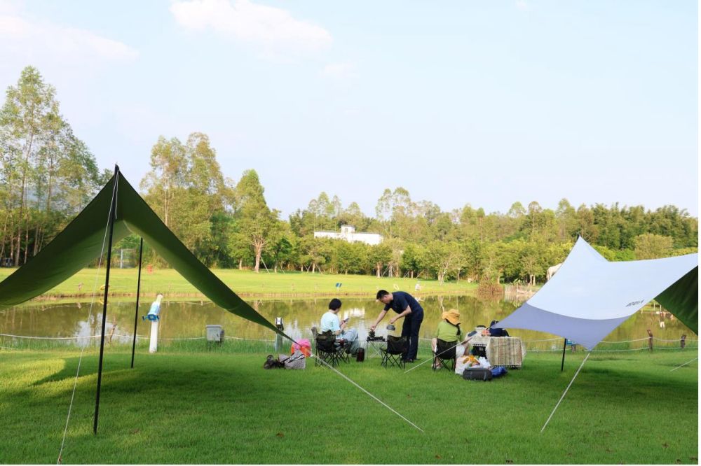 B体育：财经聚焦｜向外走！中国户外经济热潮涌动(图1)