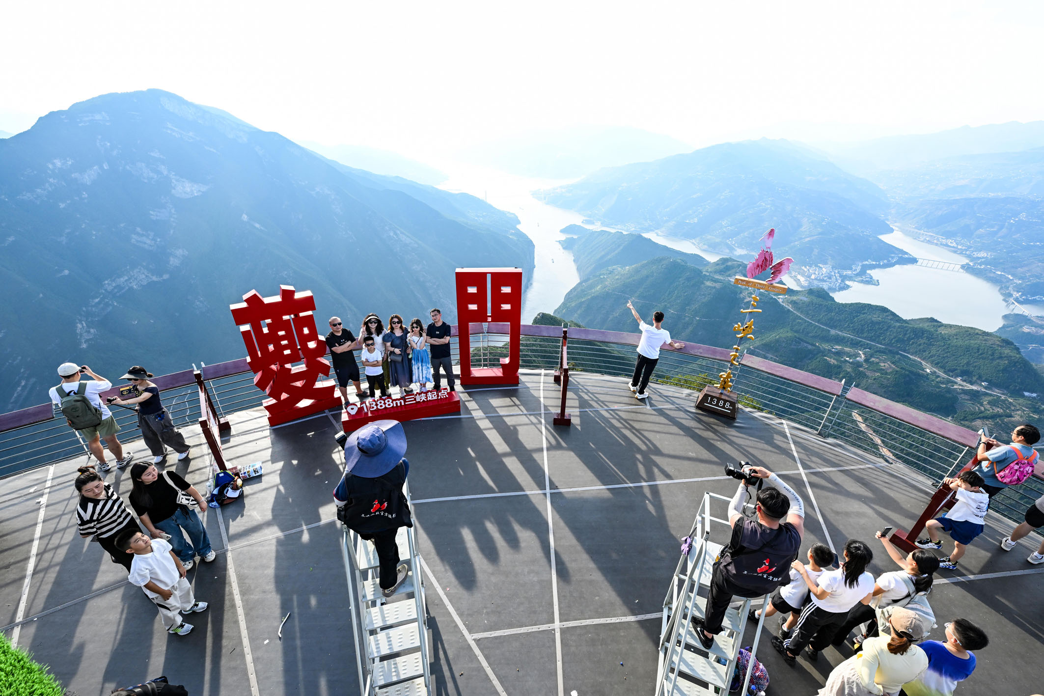 新玩法新场景涌现假日经济活力四射(图1)