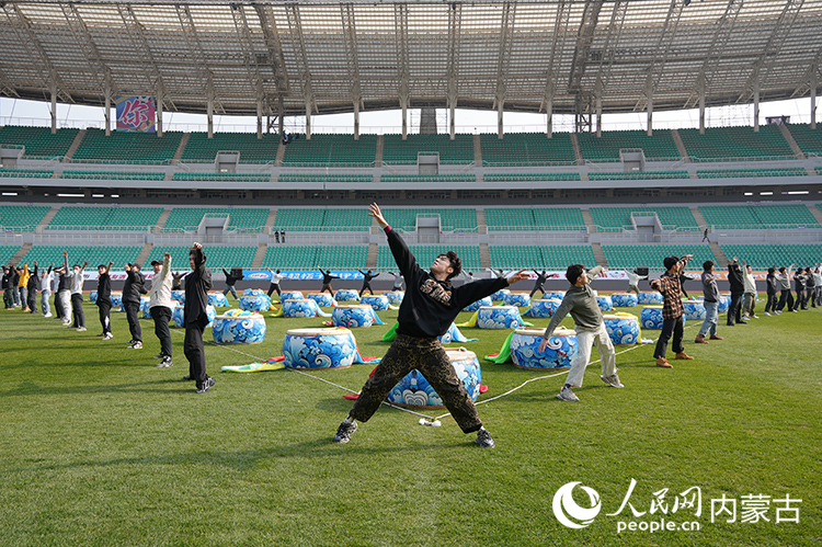 B·sport（中国体育）：蒙超出圈激情不止绿茵场(图6)