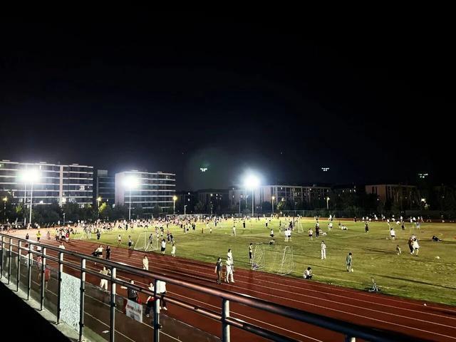 初冬吸氧跑！郑州航空港5处宝藏跑步地推荐每步皆风景(图2)