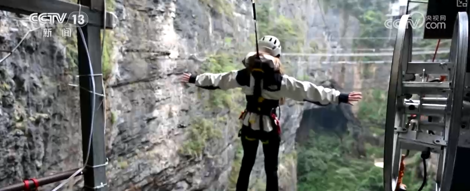 B体育：“体育+”搭台拓展新机遇、新场景“赛事引流+场景延伸+产业联动”撬动经济新引擎(图12)