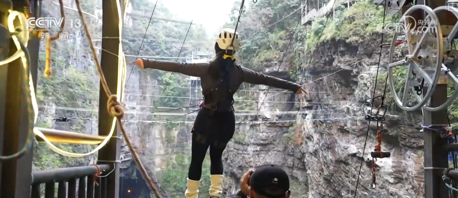 B体育：“体育+”搭台拓展新机遇、新场景“赛事引流+场景延伸+产业联动”撬动经济新引擎(图11)