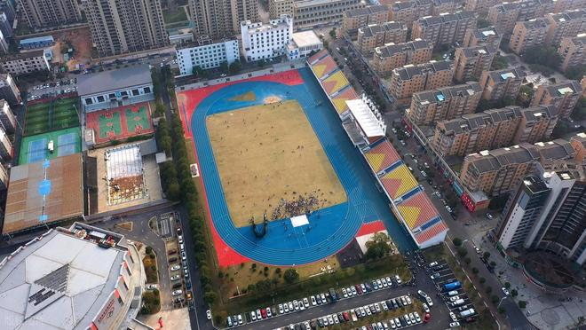 B·sport（中国体育）：揭秘塑胶跑道：优缺点全解析(图6)