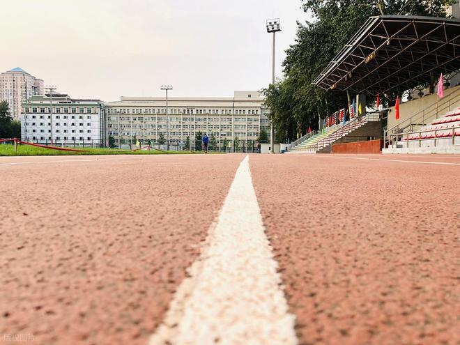 B·sport（中国体育）：揭秘塑胶跑道：优缺点全解析(图7)
