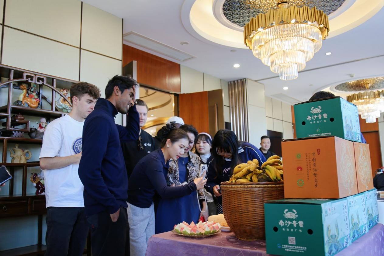 国际主播走进南沙：感受传统与科技碰撞的未来图景(图3)