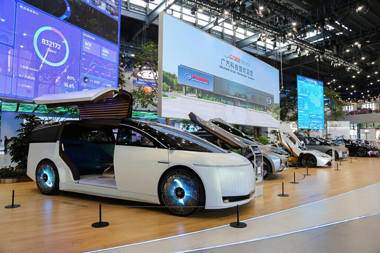 国际主播走进南沙：感受传统与科技碰撞的未来图景(图2)