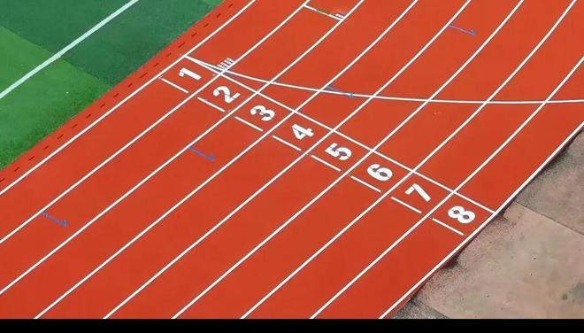 B体育：耒阳市体育馆更换全新塑胶跑道！(图2)