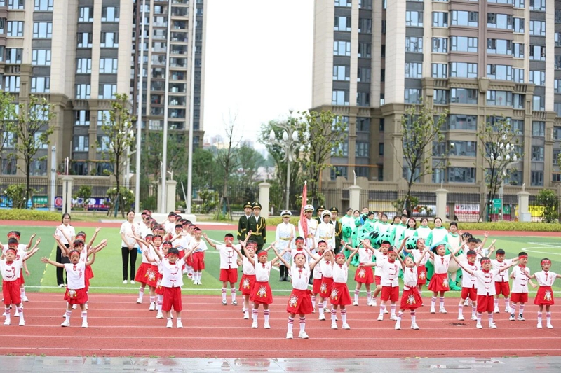 B体育：从“有学上”到“上好学”！贵阳市白云区办好人民满意的教育(图4)