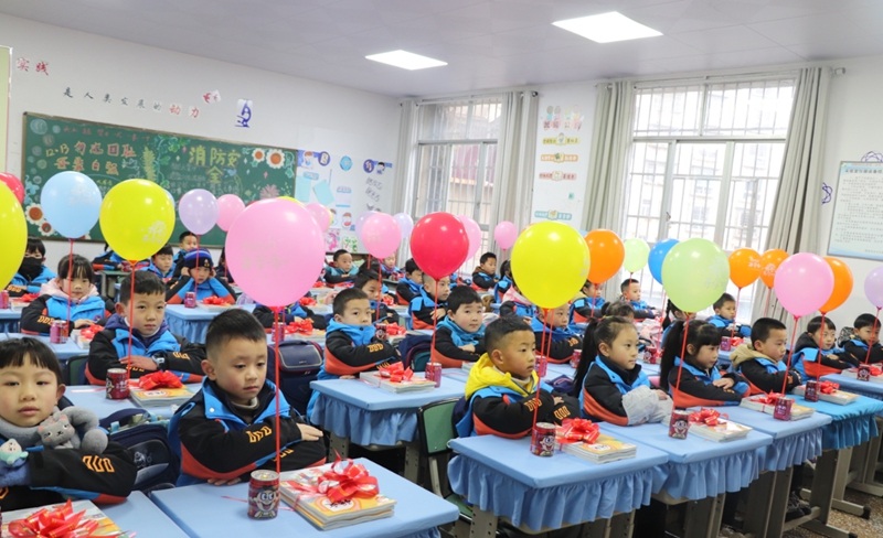 B体育：从“有学上”到“上好学”！贵阳市白云区办好人民满意的教育(图3)