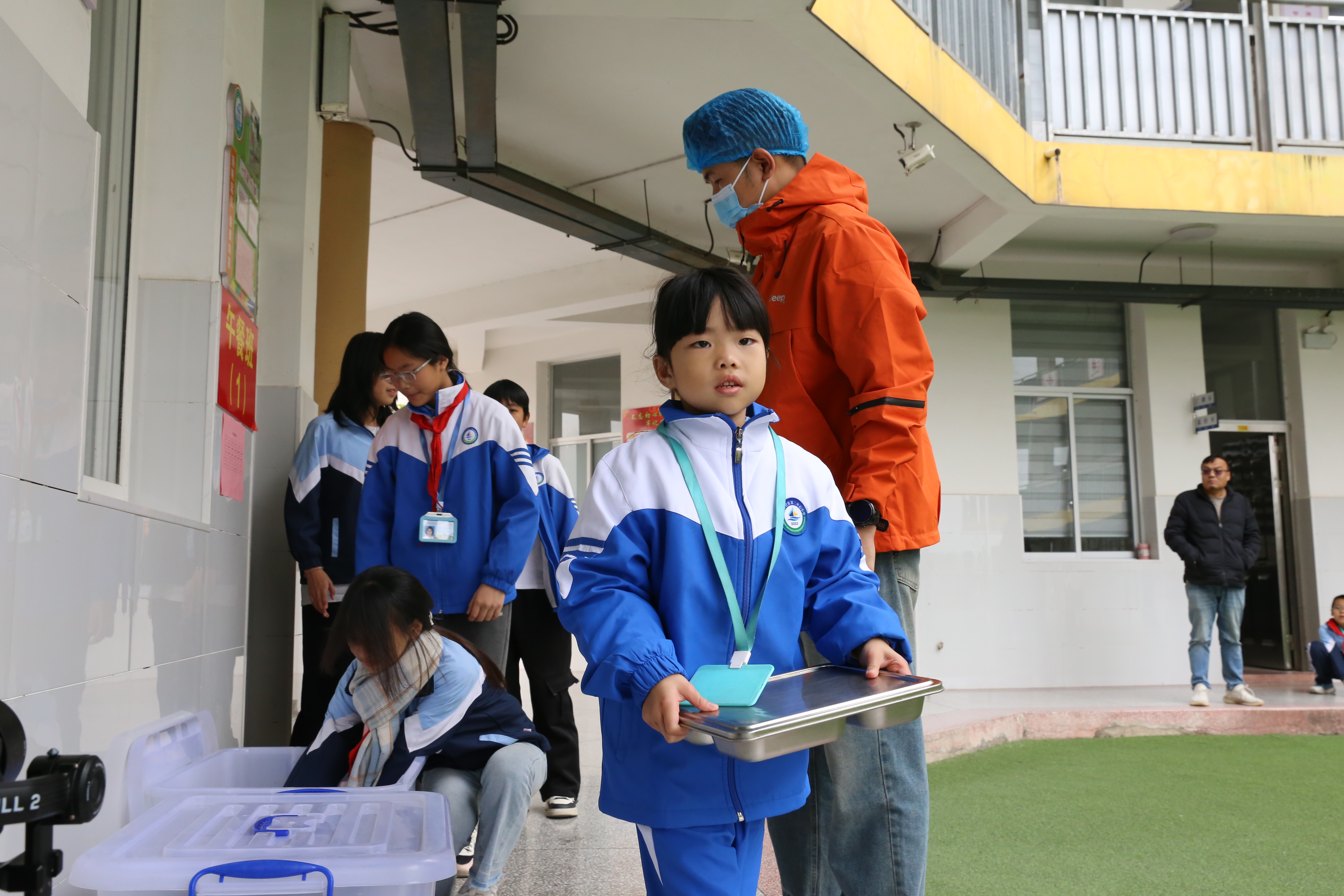 宁德观察丨福安“教育温度”：让孩子们的午餐“暖”起来(图2)