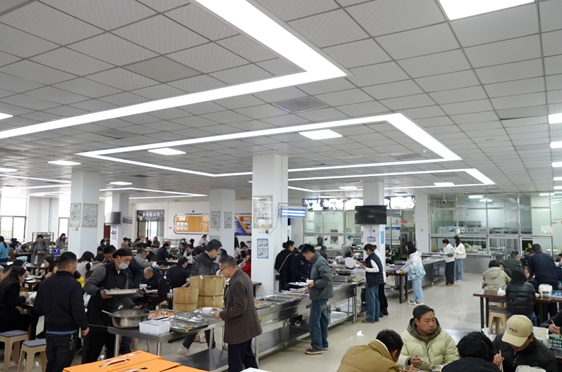 贵州：政府敞开门民生暖乎乎(图3)