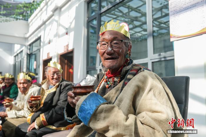 B·sport（中国体育）：探访西藏定结切村幸福院高原寒冬里的养老暖意(图2)