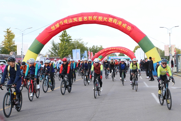 B体育：济宁：健身举步可享 赛事点燃全城(图6)