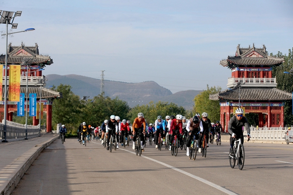 B体育：济宁：健身举步可享 赛事点燃全城(图7)