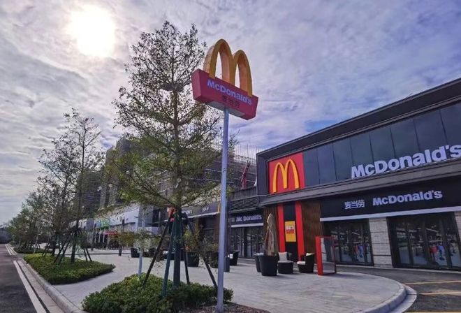 B体育：✍✧启幕｜保利珑玥公馆售楼处网站敬献理想新奢邸居所！(图5)