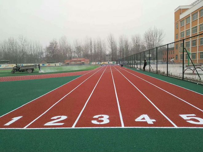 B·sport（中国体育）：塑胶跑道施工流程丨塑胶跑道怎么进行科学铺设？(图1)