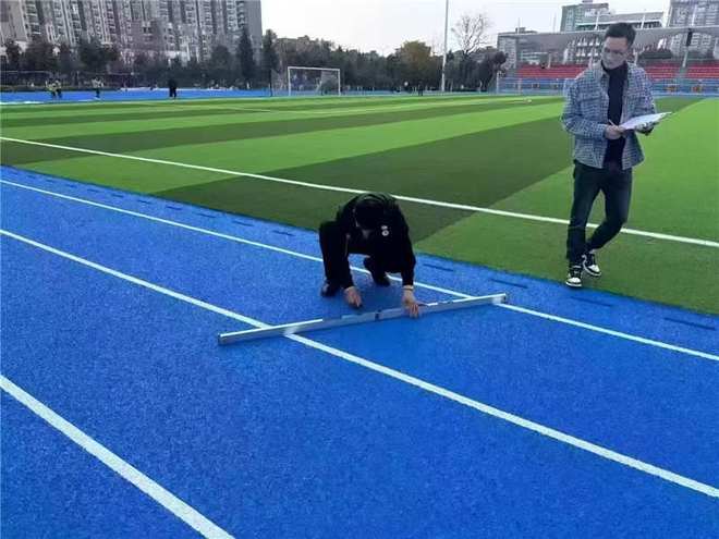 B·sport（中国体育）：2025塑胶跑道销售厂家玉峰体育多区域代理仓储发货高效(图1)