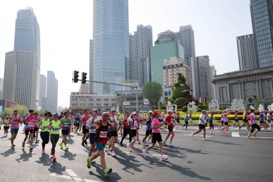 “老牌”马拉松如何跑好人气经济“新赛道”(图1)